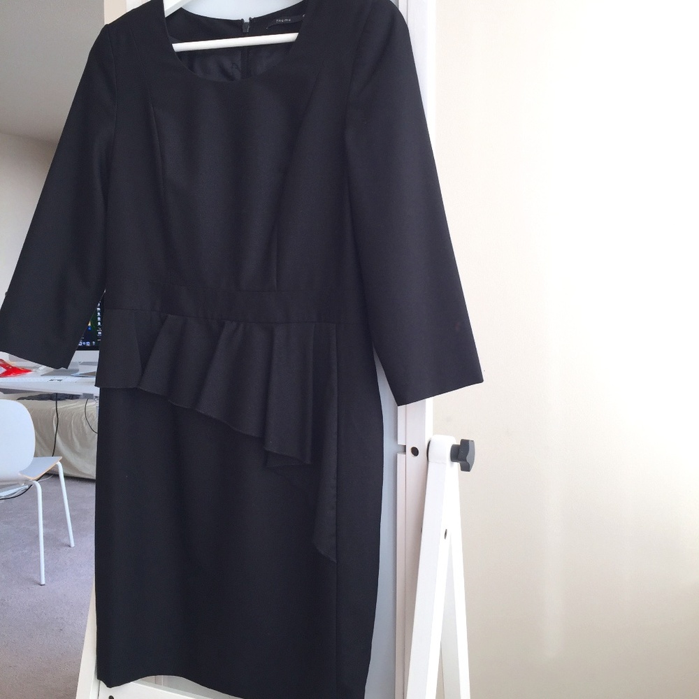 Theme | Fit Black Dress